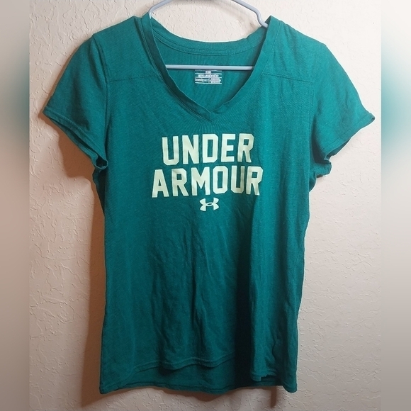 Under Armour VNeck Tshirt,  Size L - Picture 1 of 1